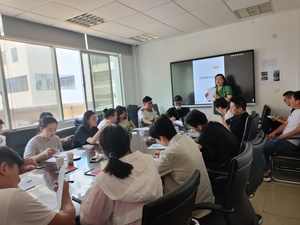 王董至中國電建與新員工簽訂合同